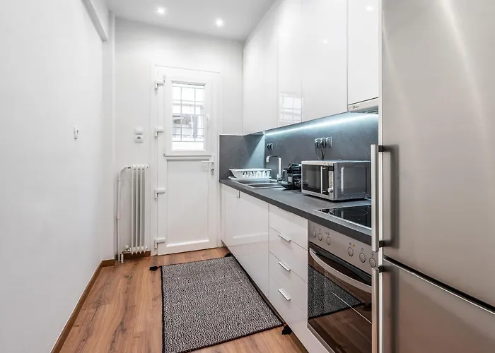 Modern Living - 2 Bedroom & 2 Bathroom - Greecing